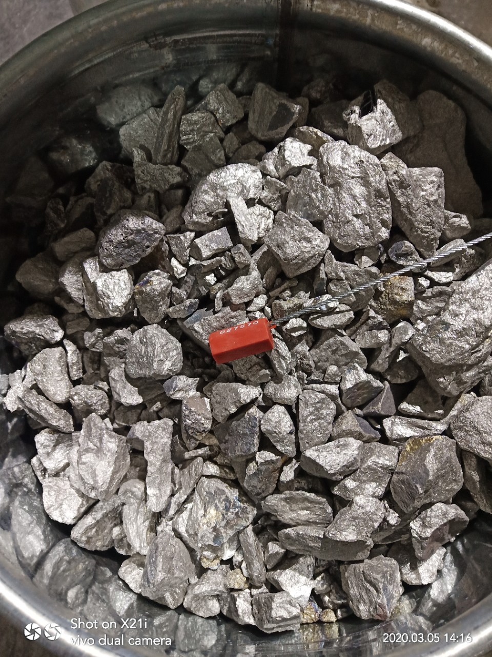 Sell Niobium Iron for Precision Casting, Niobium Iron Imported from Brazil Is Heat-Resistant