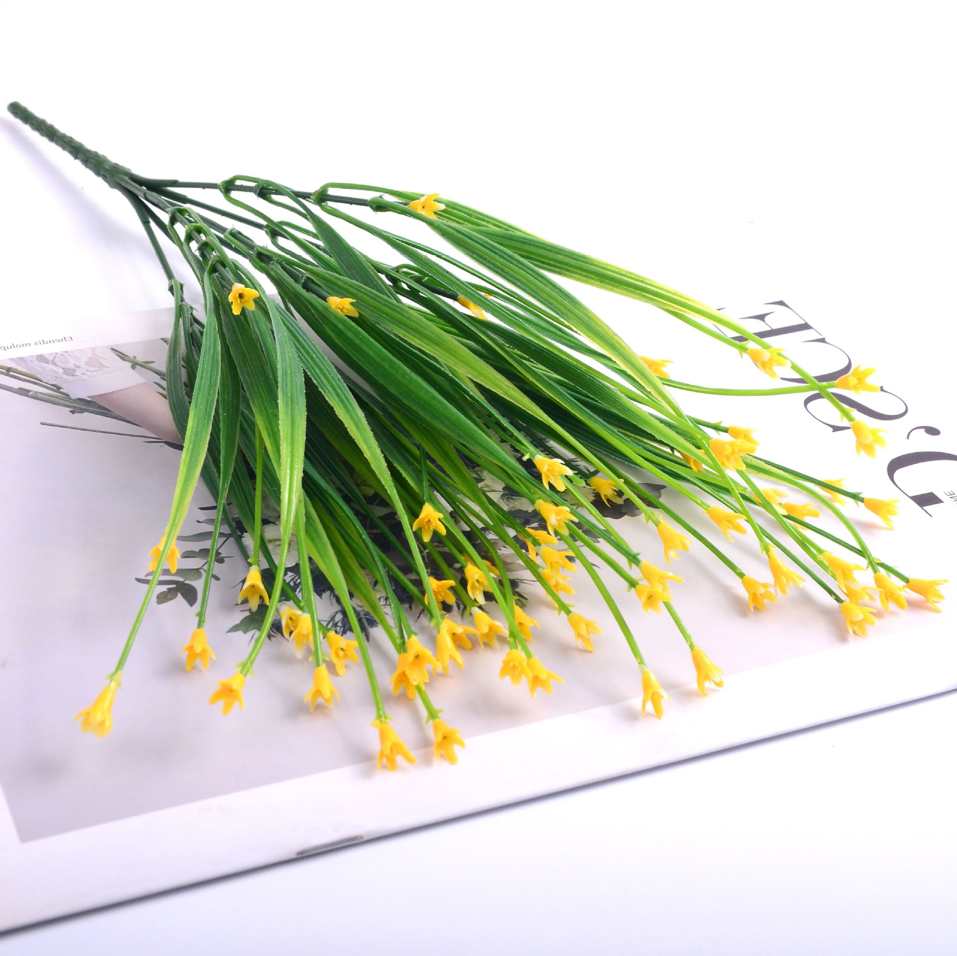 Симуляция пластикового цветка 7 веток весенней травы маленький орхидейный цветок искусственное растение цветник фальшивые цветы саженцы зеленые растения ограждение цветочное украшение