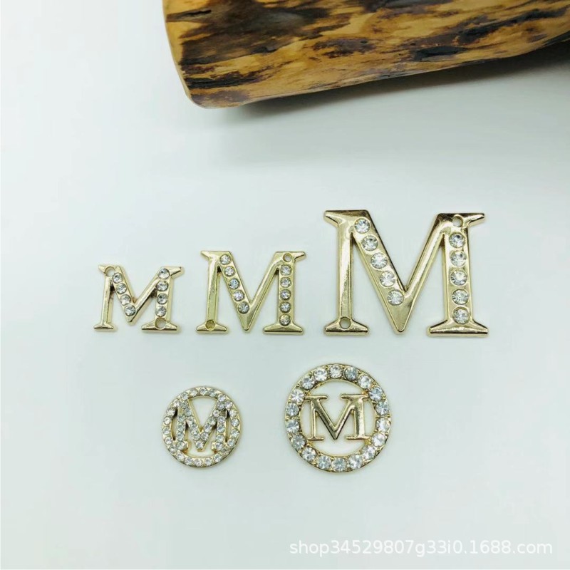 Factory wholesale DIY jewelry accessories alloy diamond M letter hand-sewn paste clothing shoes and hats hardware label