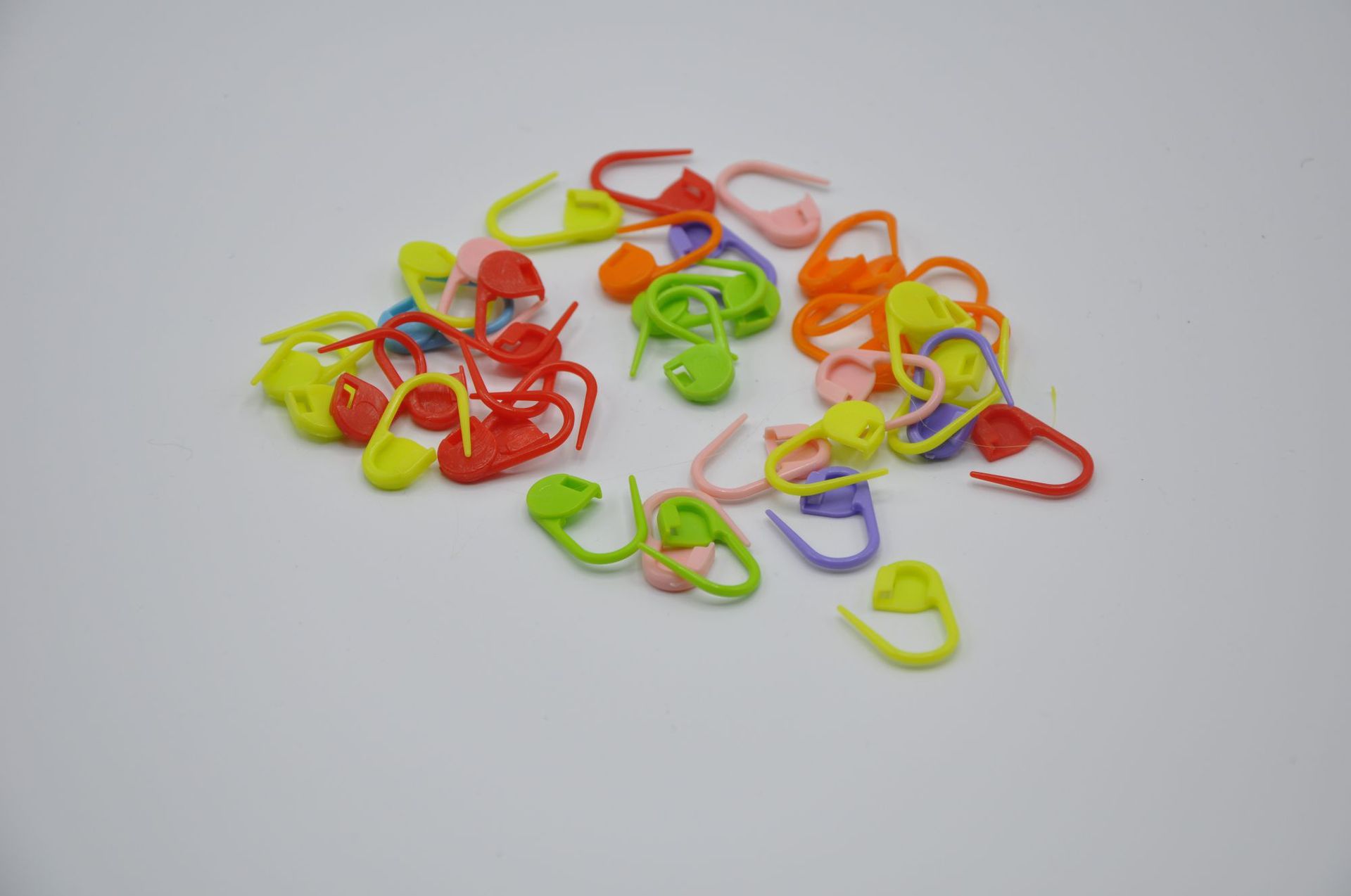 Color plastic buckle pin Mark Buckle handmade DLY tool needle sweater Mark pin wholesale multi-color optional