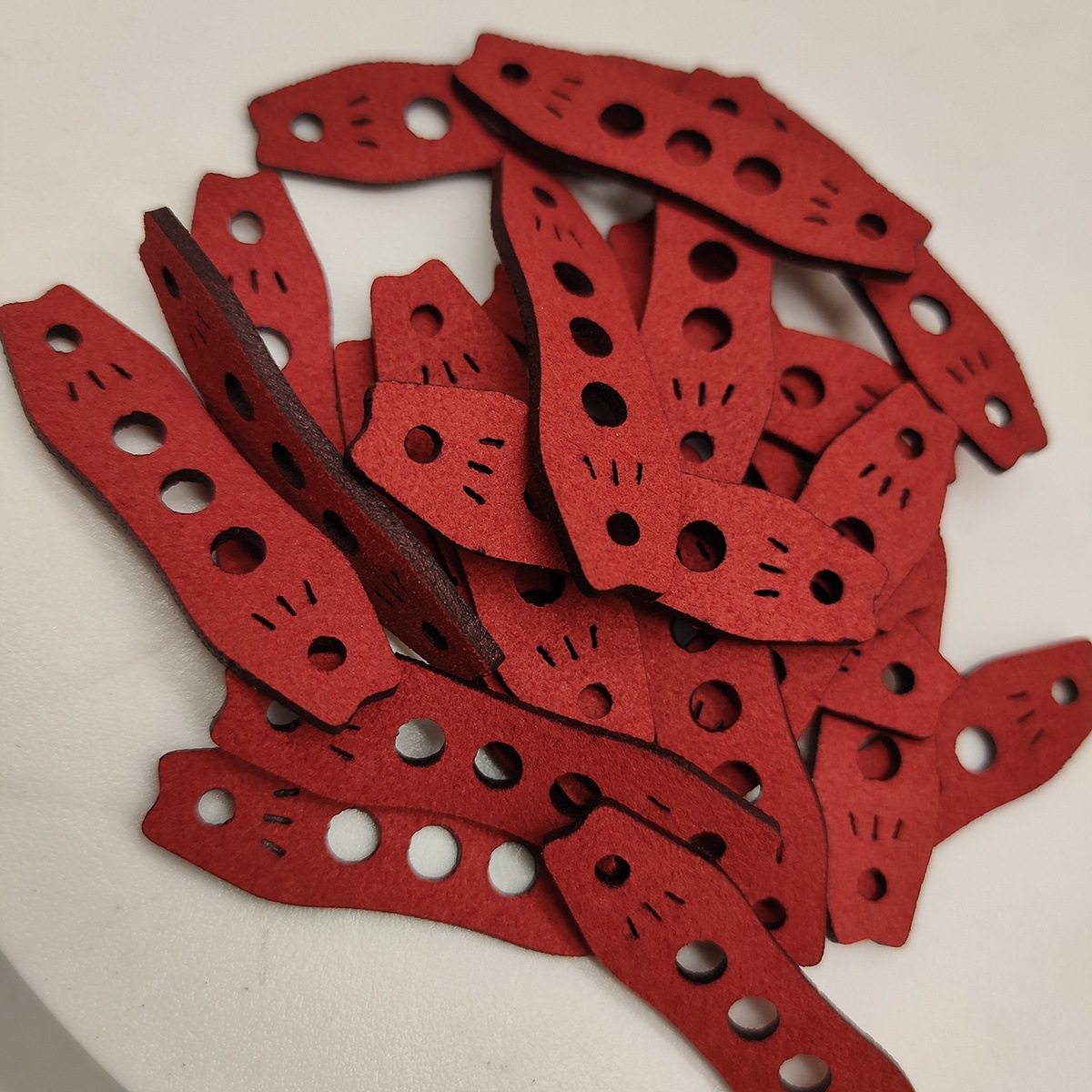 Наружные соревнования по стрельбе конкурентоспособный ультра волокнистый кожаный карман позиционирования кожаный глушитель популярный в интернете кожаный плоский карман аксессуары для рогатки