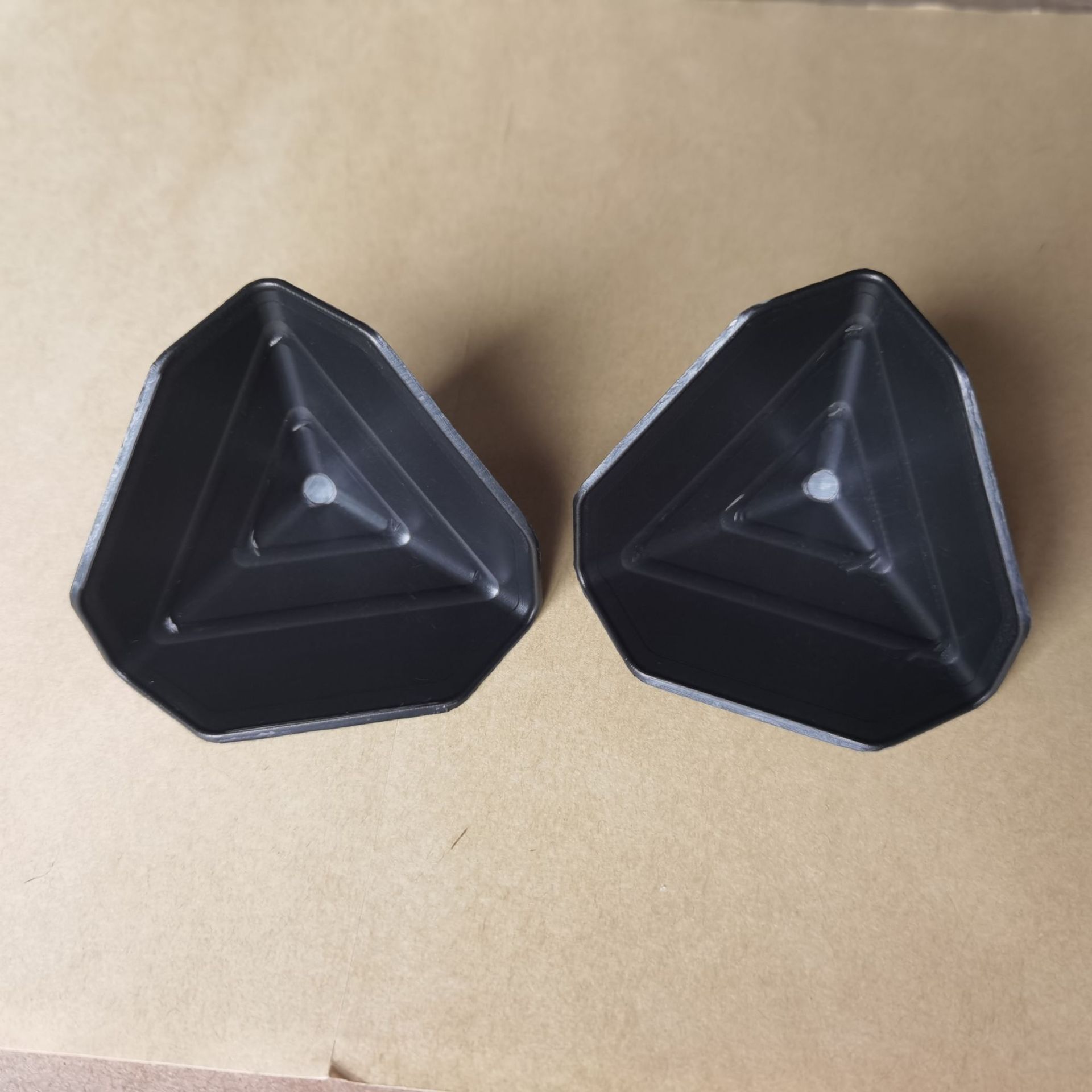 6cm Thickeneded Plastic Corner Protector Thickness Carton Packaging Protective Corner Three Bread Corner Right Angle Furniture Transport Packaging