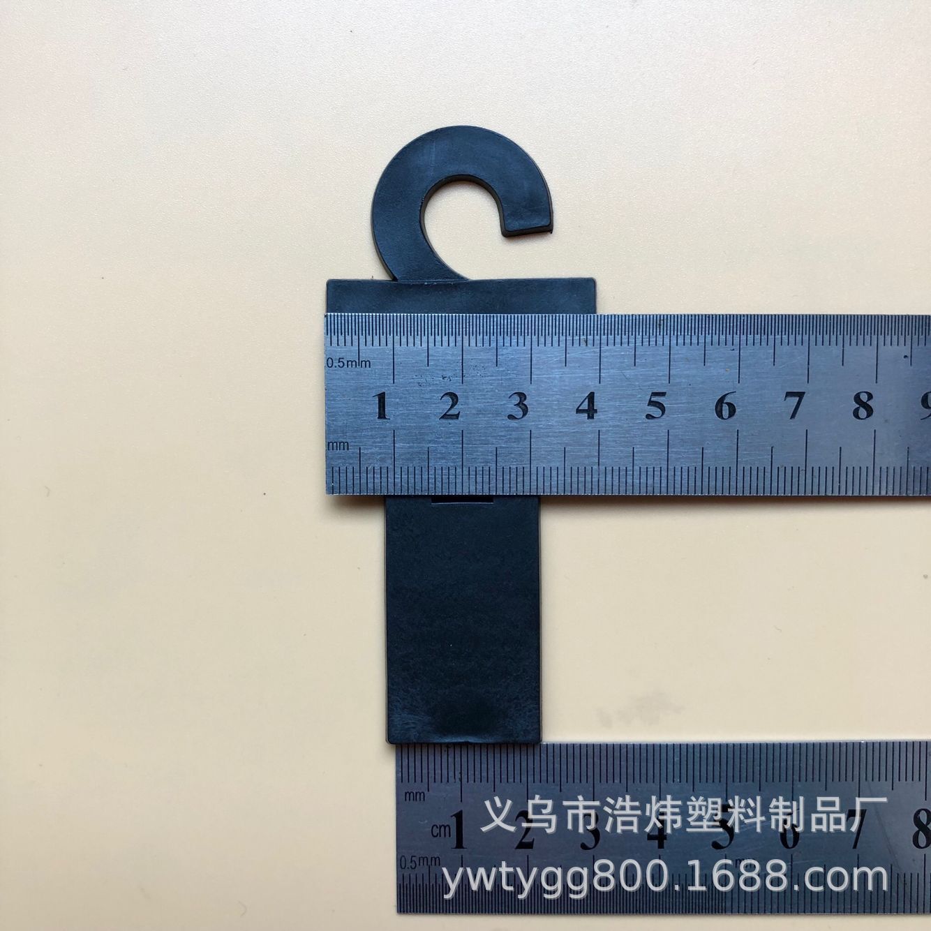 Yiwu Factory Direct Sales Automatic Hooks, Automatic Buckle Hooks, Polyethylene Regeneration Materials Are Not Environmentally Friendly (Pe)