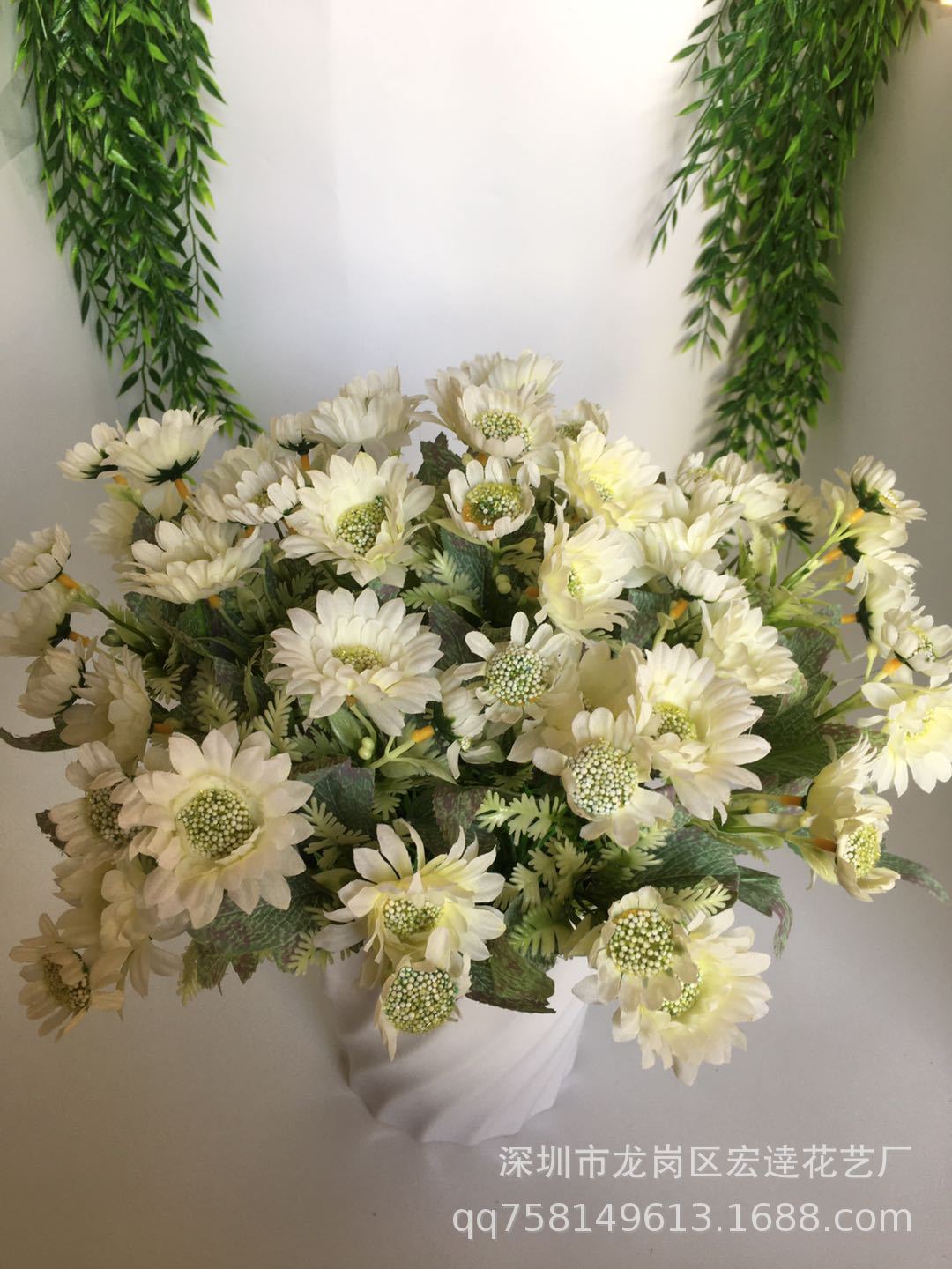 Factory direct simulation chrysanthemum fake flower crafts simulation plant flowers suffocate inside and outside the roadside chrysanthemum