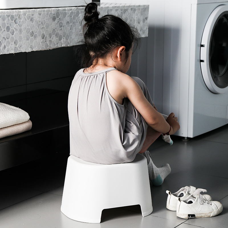 Japanese style children's plastic white internet celebrity stool low stool bathroom non-slip thickened small bench hand washing footrest stool