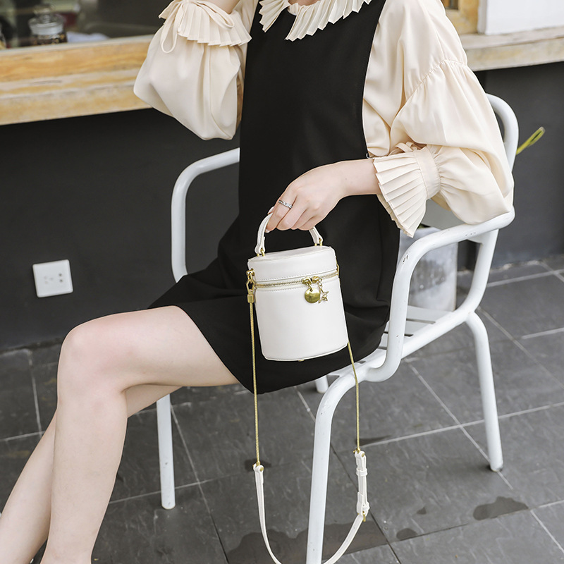 Crossbody Bag 2020 New Portable Small Bucket Bag Soft Women's Bag Shoulder Bag Fashionable Chain Bucket Bag