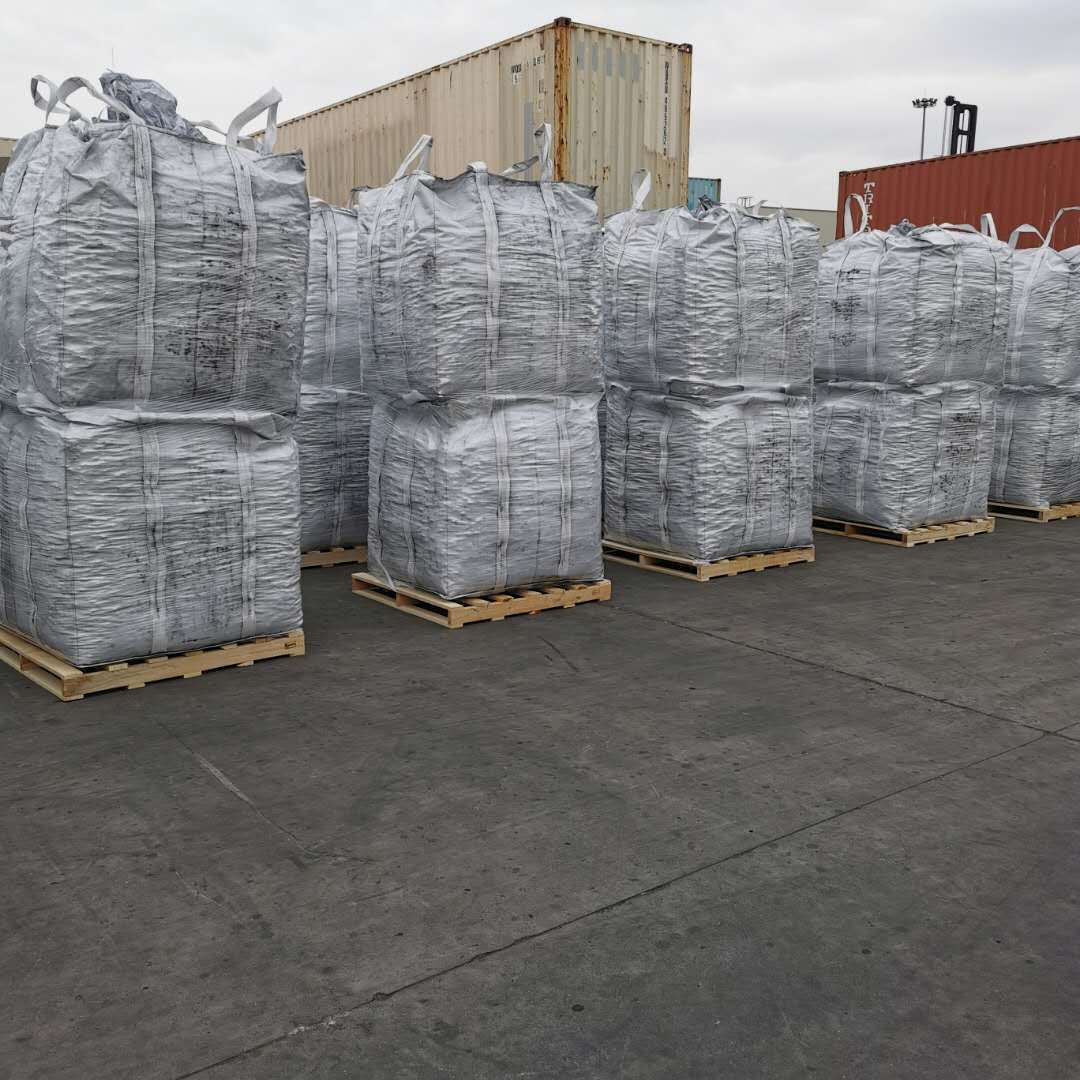 Агенты карбонизации нефтяного кокса доступны в больших количествах в различных спецификациях и размерах, включая полуграфитизированный игольчатый кокс