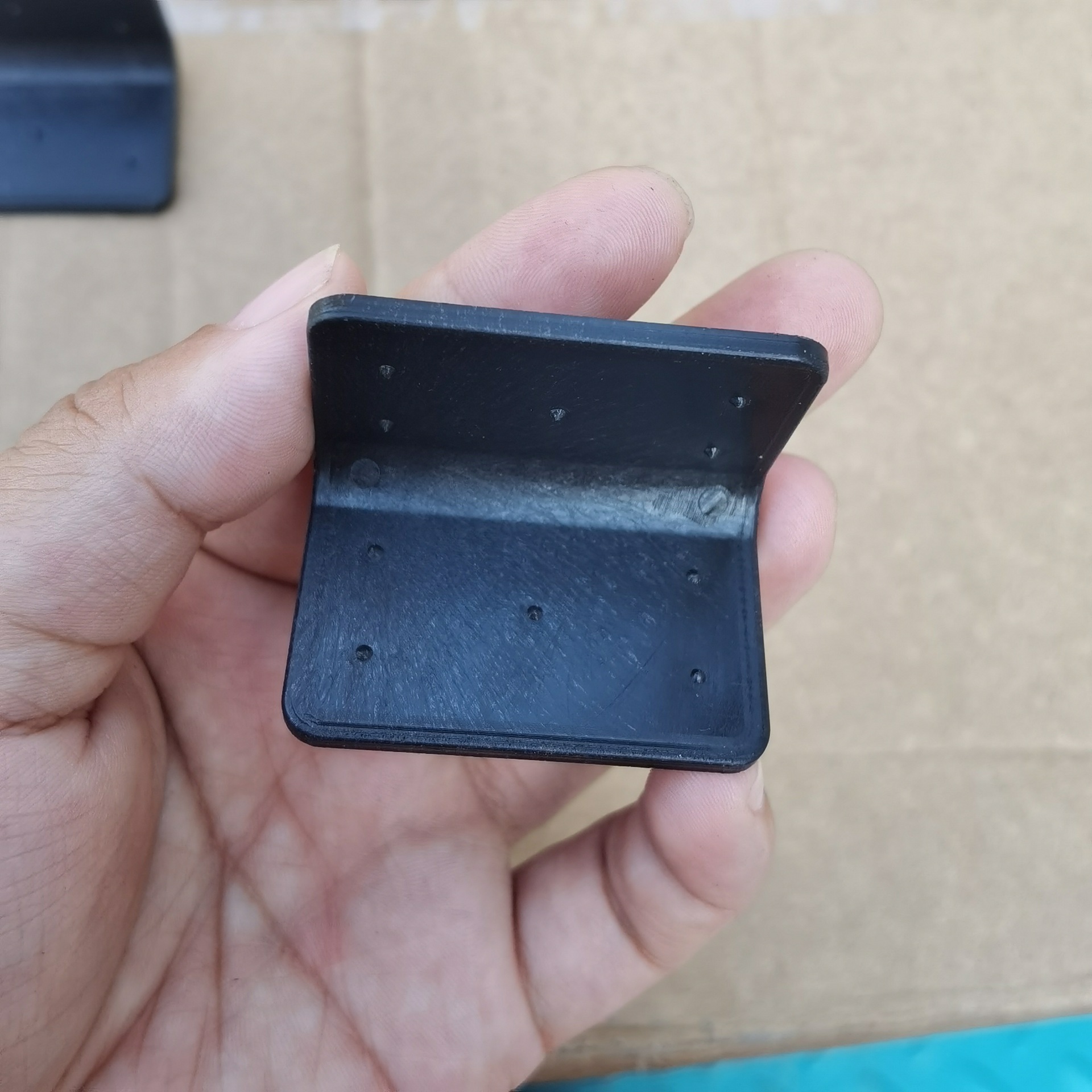 Packing Carton PLastic Corner Protector Thickeneded L-shaped PLate Stone PLastic SteeL BeLt Non-sLip Fixed Edge Protector Factory Direct SaLes