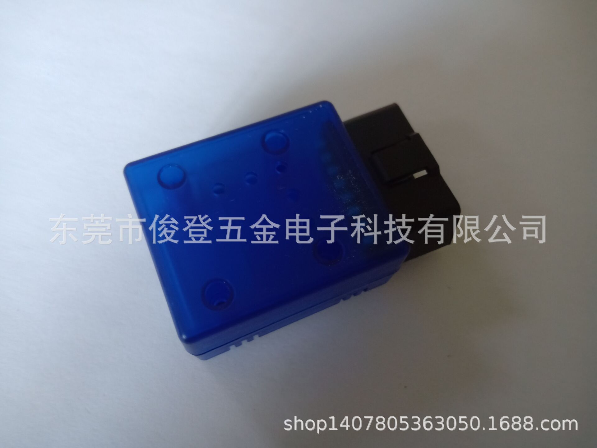 Производитель продает корпус OBD2 для ELM327 Bluetooth и GPS