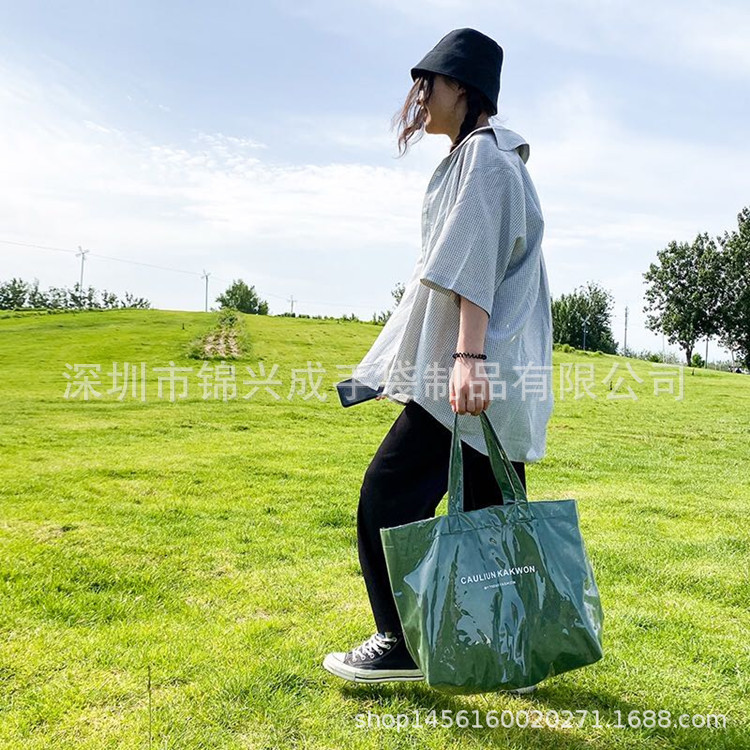 Factory customized portable women's bag large capacity transparent PVC jelly bag beach travel Street shooting shoulder tote bag