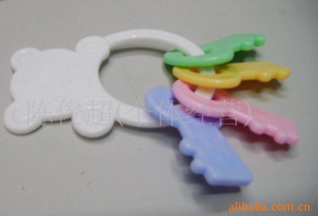 Manufacturers supply educational toys bear rattles, key toys, baby toys Key toys