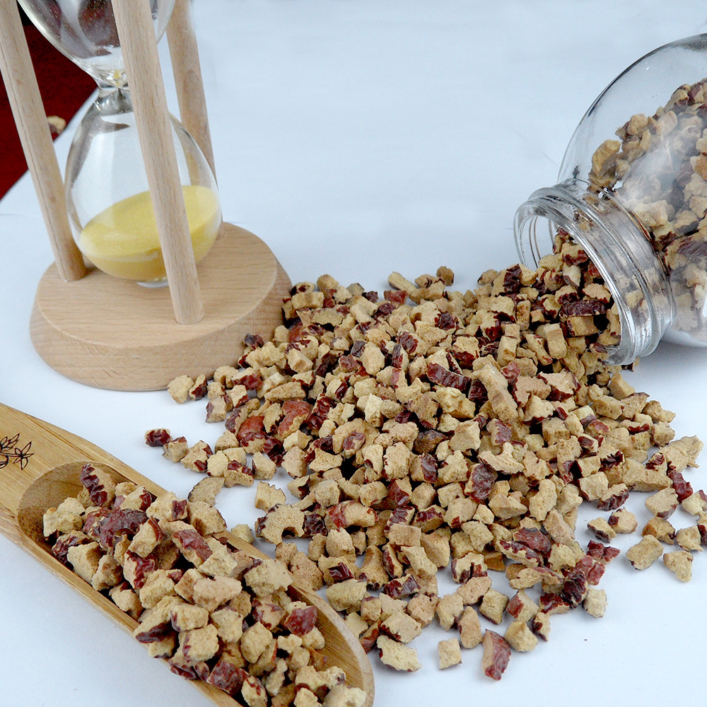 Manufacturers of Origin supply non-nuclear simple particles uniform 5 * 6mm gray jujube diced red jujube dried particles