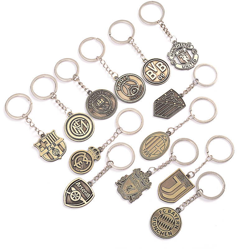 Custom Keychains with Images of Barcelona, Real Madrid, Ac Milan, Juventus, Liverpool Football Clubs for Male Fans
