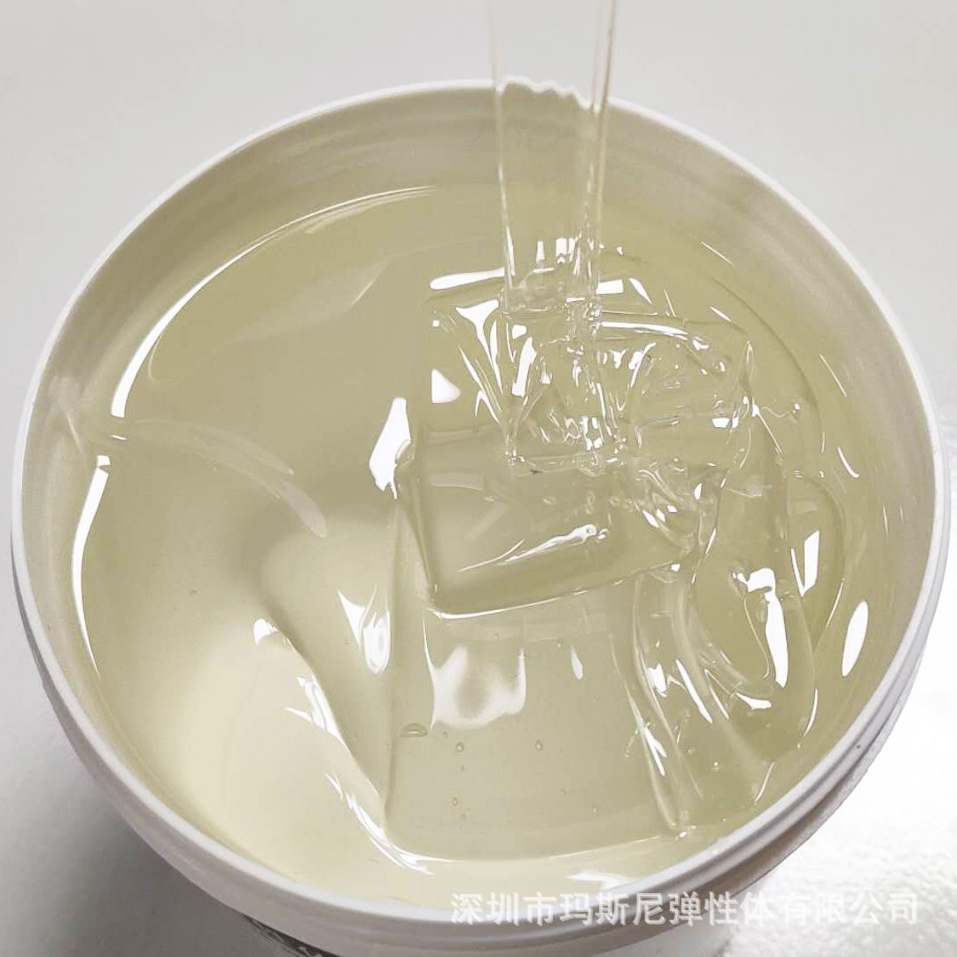 Жидкий изопреновый каучук используется в клее для резинок, горячем клее, тактифайере и горячем клее в частности