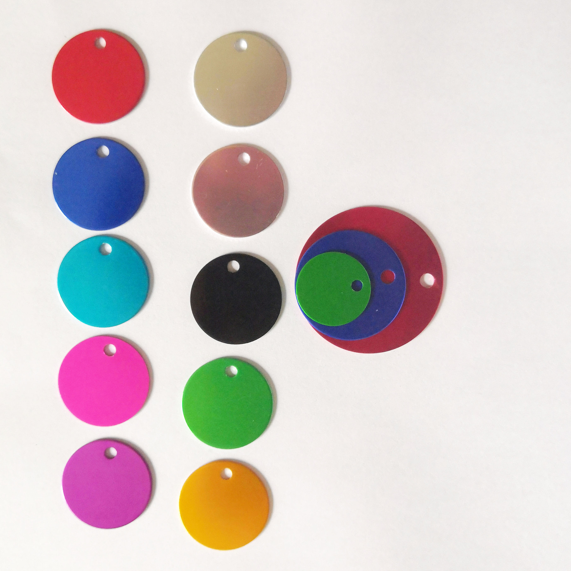 Inner Hole Round Aluminum Tag Signs 5 Sizes 10 Colors Optional 1mm Thick Optical Laser Engraving Signs