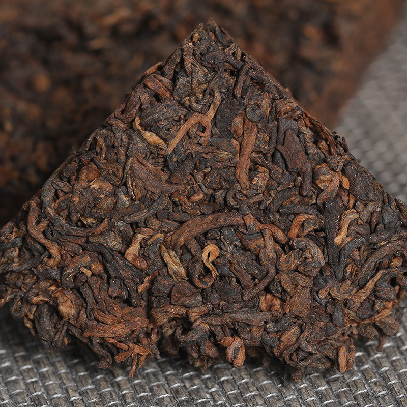 Wholesale Yunnan Pu'er Tea 2020 Yunnan square brick Pu'er cooked tea 100g factory direct sales