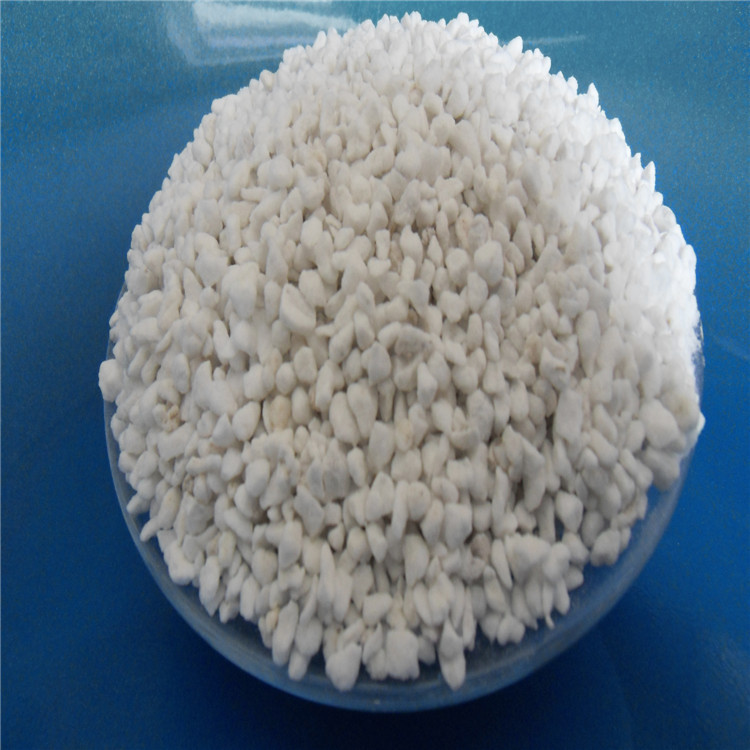 Производители перлита Синьян напрямую продают расширенные перлитовые частицы 2-4 мм для теплоизоляционных материалов