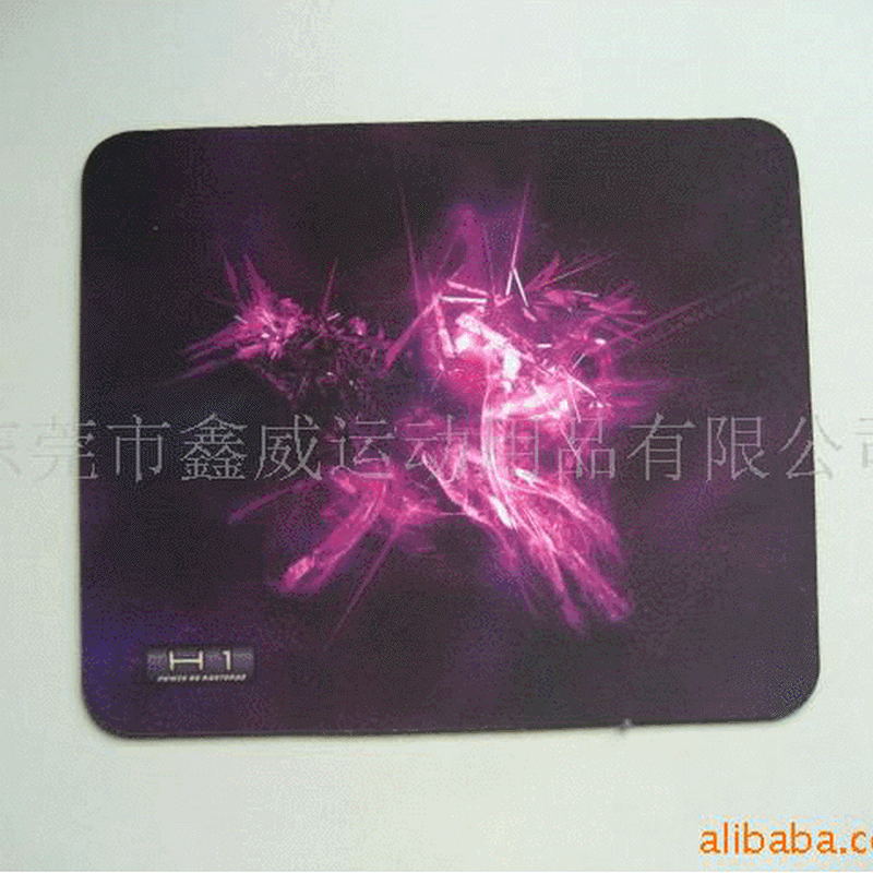 Производители изготавливают индивидуальные коврики для мыши из дайвингового материала, прямоугольные, противоударные