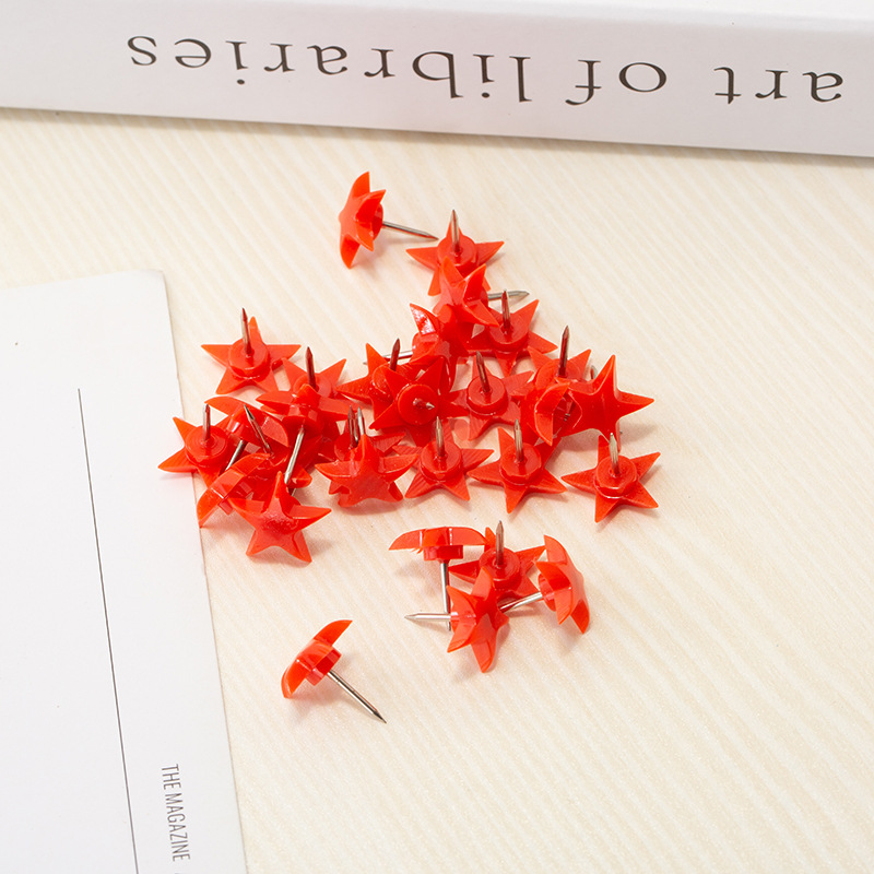 Цветные I-образные гвозди, пластиковые кнопки, большие красные звезды
