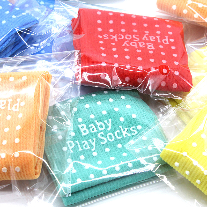 Popular Kidsren's Non-Slip Socks Mid-Tube Adult Playground Adult Indoor Trampoline Paradise Hot Selling Logo Dot Socks