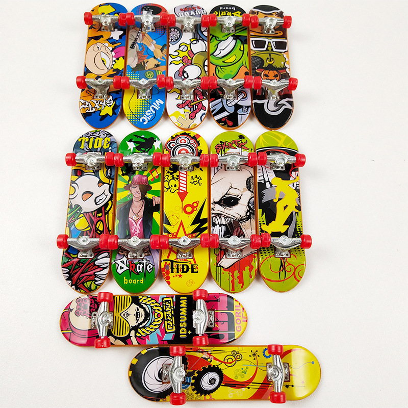 Factory Direct Supply Finger Skateboard Kidsren's Educational Stall Toys Creative Fingertip Alloy Finger Skateboard Wholesale
