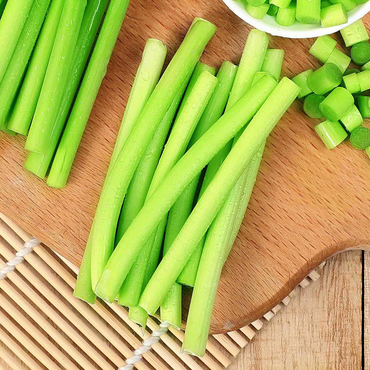 2.5kg Free Shipping, Freshly Picked Garlic Moss, Fresh Garlic Sprouts, Fresh Garlic Moss, Shandong Tender Garlic Moss, Fresh Vegetables Wholesale