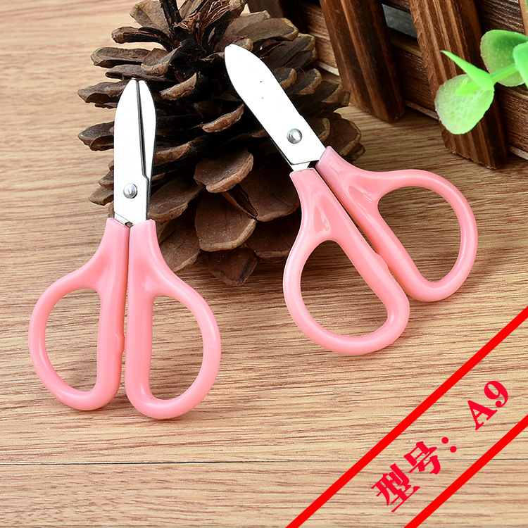 Factory in stock supply sewing kit household scissors mini student portable scissors children handmade small scissors wholesale