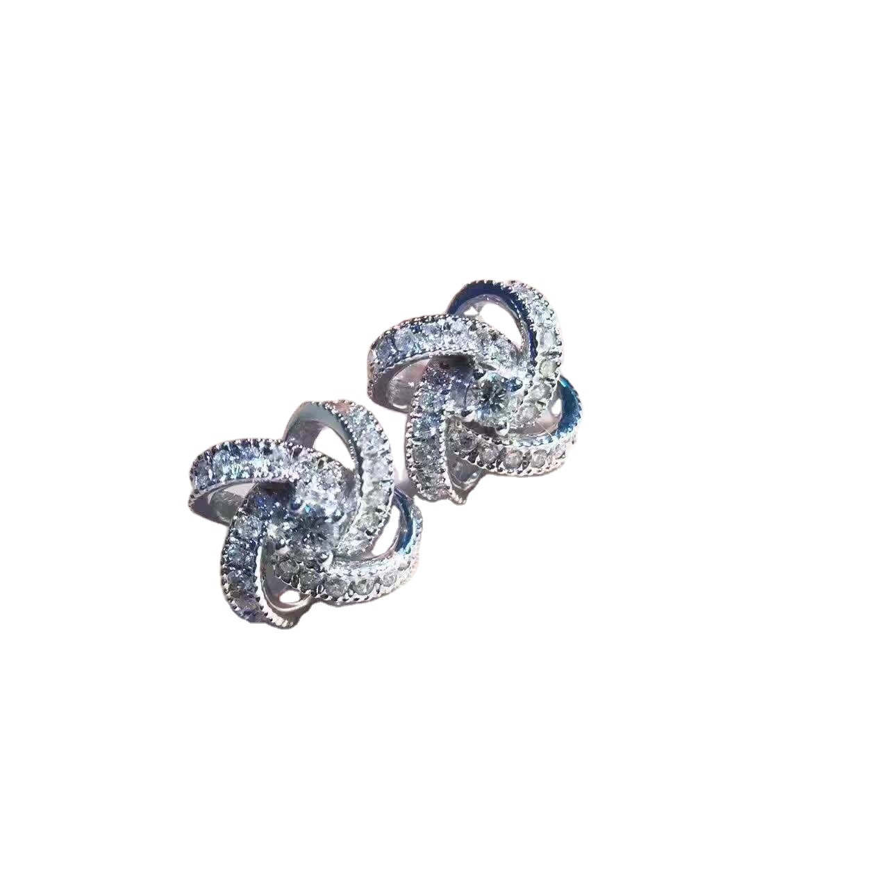 Guangzhou Manufacturer 18K Gold Diamond Earrings K Gold Au750 Luxury Diamond Simple Inlaid Real Diamond Earrings