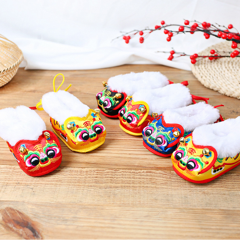 Baby Handmade Tiger Head Shoes Baby One Month Old Soft-Soled Cotton Shoes Warm and Soft Kidsren's Folk Embroidered Velvet Shoes