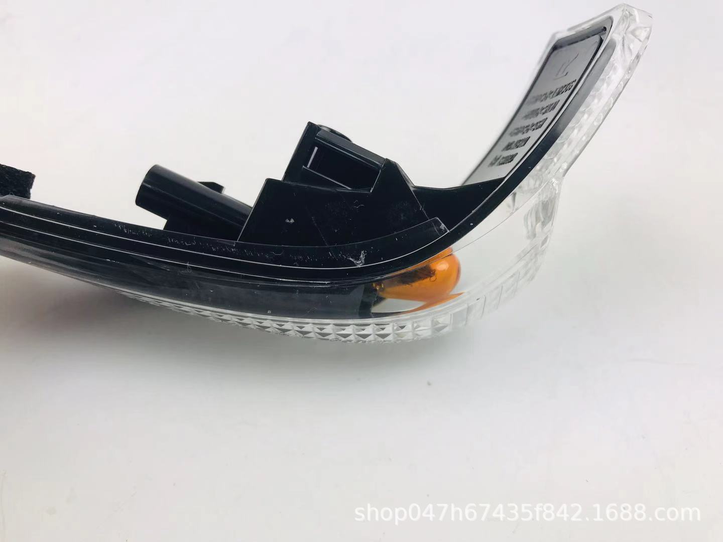 Suitable for Toyota Corolla Camry Yaris Prius Reversing Mirror Light 81740-52050