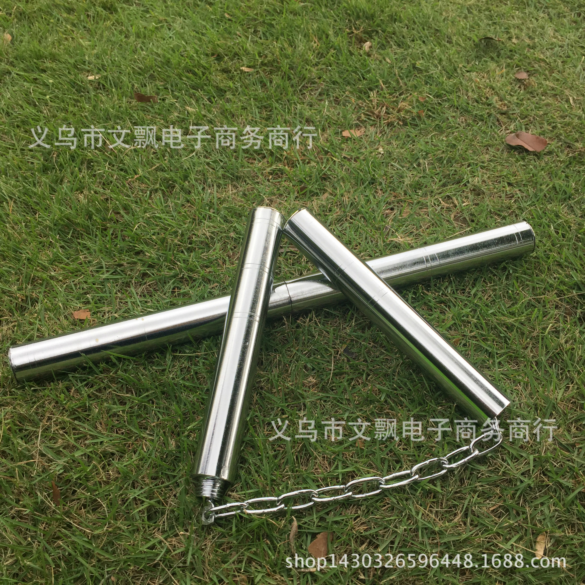 Длинные и короткие нunchaku с веревкой, которые можно соединить с коротким палочным нunchaku для тренировок по боевым искусствам