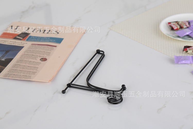 Shunyu Hardware European-style Vertical Creative Wrought Iron Plate Rack Tripod Tea Cake Display Rack Hanging Plate Rack Holder Base