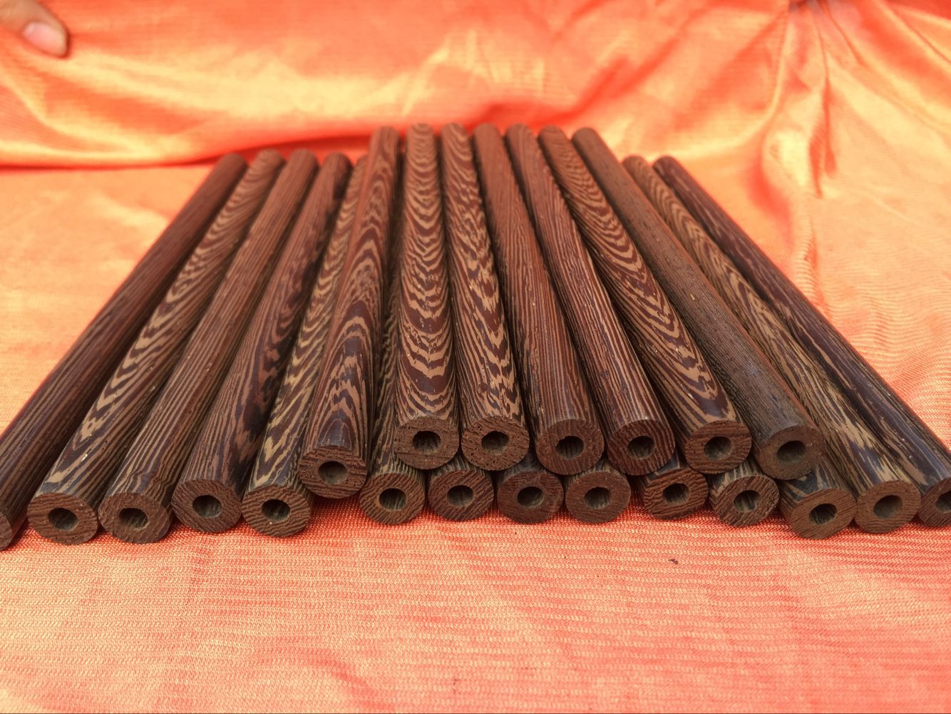 Factory wholesale 180*11 cigarette holder material Red sandalwood red noble treasure purple sandalwood chicken wing Wood deep Noble hole Rosewood round stick