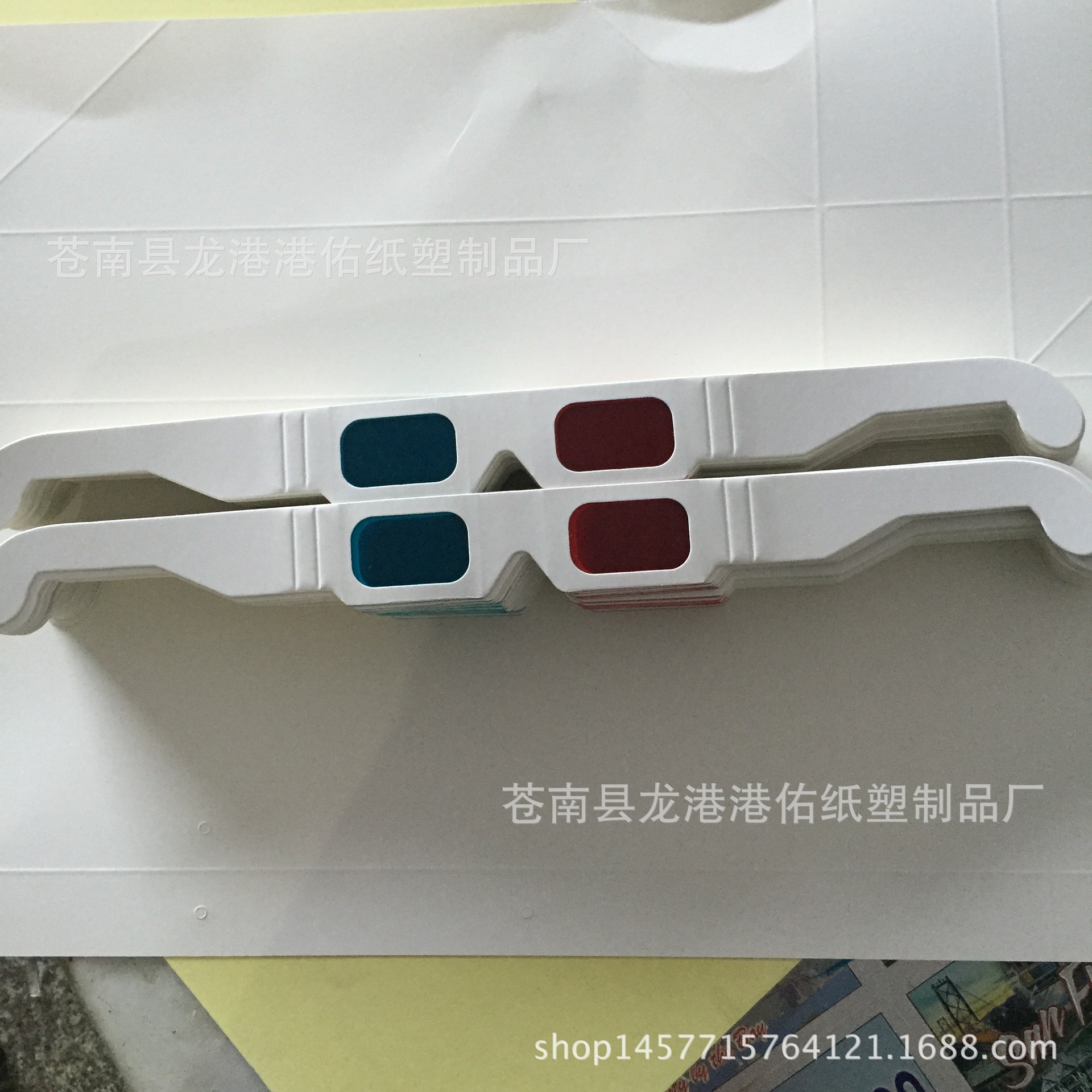 Wholesale Paper 3D Glasses 3D Stereo Glasses White Paper Glasses Red and Blue 3D Glasses