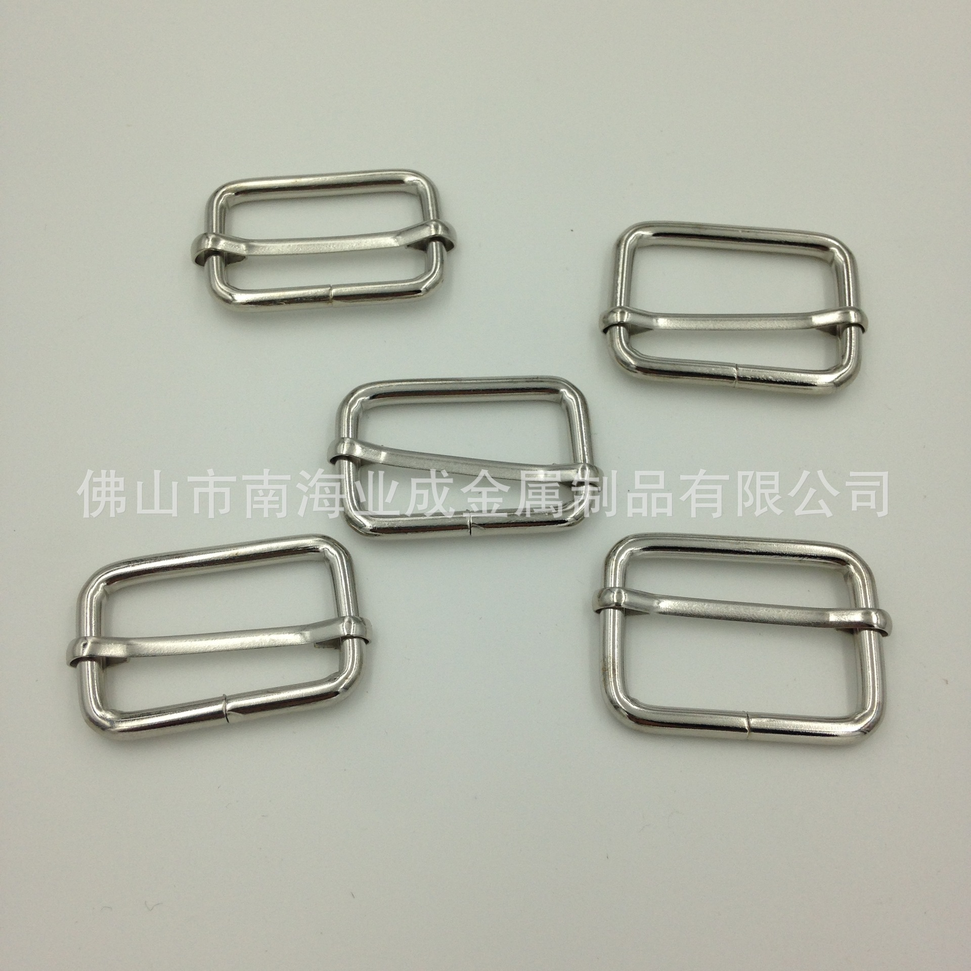 Металлическая пряжка Yecheng Железная проволока Пряжка Pull Heart Трехскоростная пряжка Японская пряжка Электрофорез черного золота Аксессуары для багажа