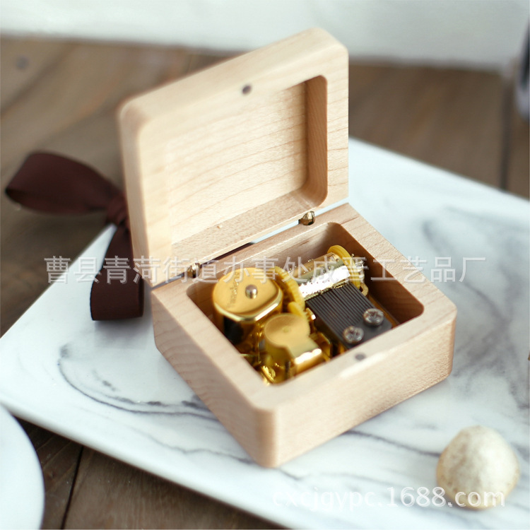 Подарок на День святого Валентина и день рождения для девушки Музыкальная шкатулка из орехового и кленового дерева