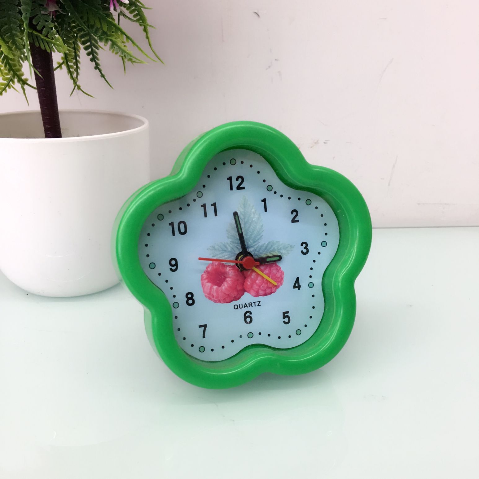 Boutique small alarm clock five clock wholesale selling foreign trade products