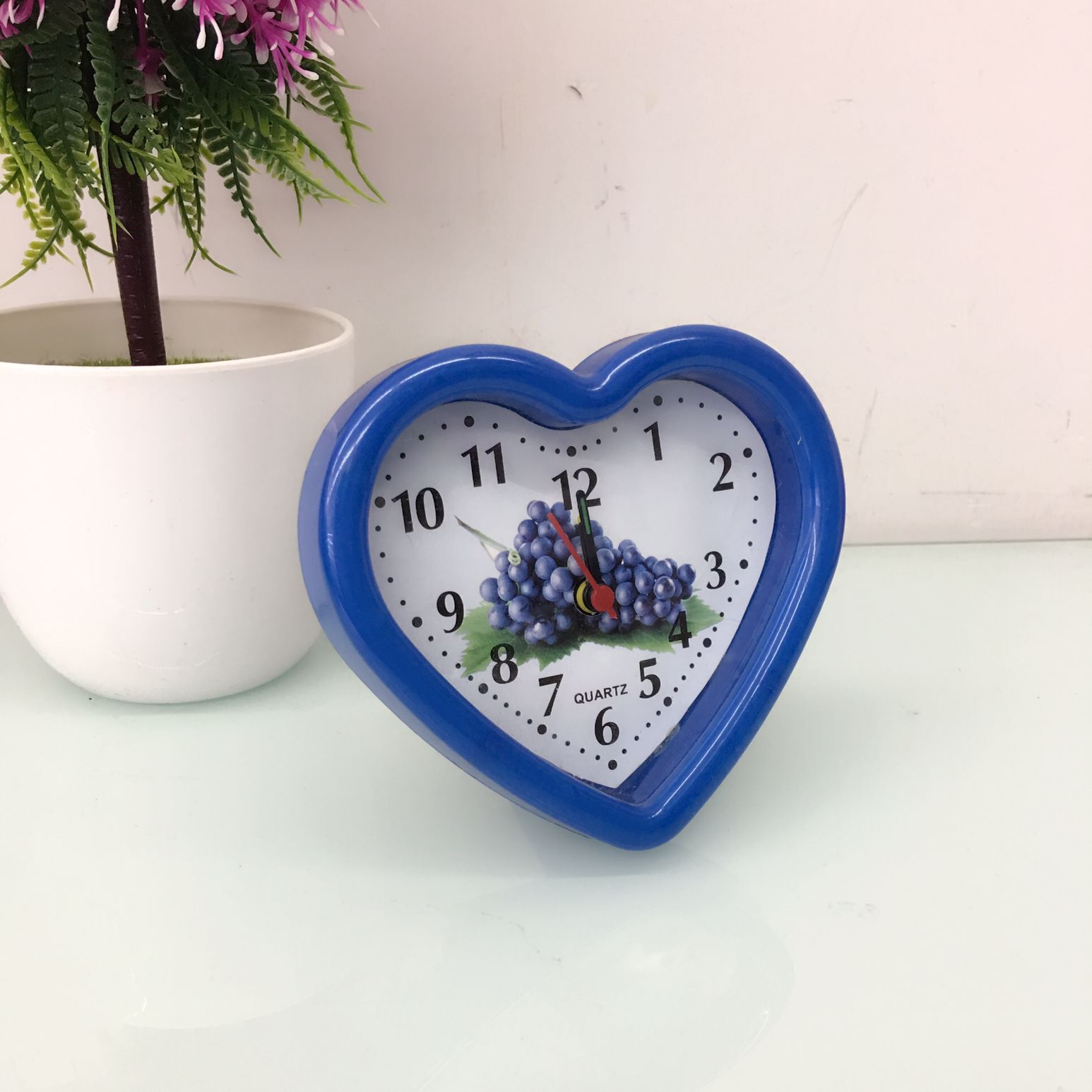 Boutique small alarm clock five clock wholesale selling foreign trade products