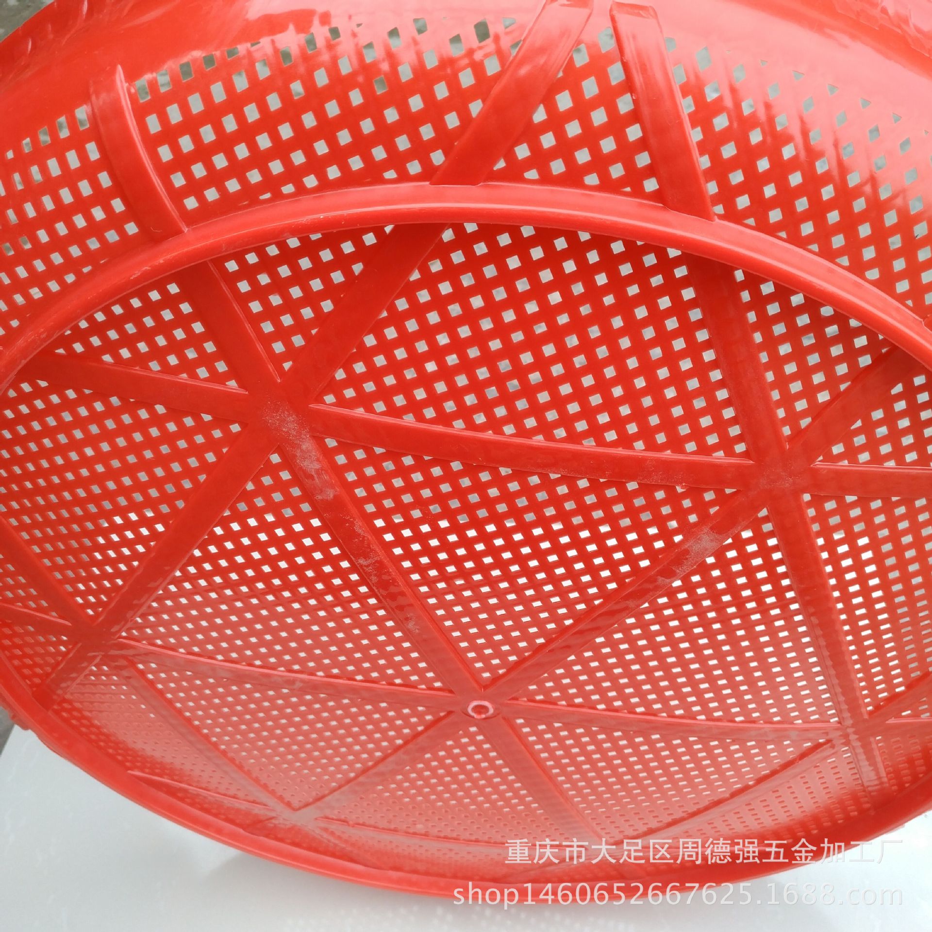 Plastic sieve flour sieve thickened round sieve rice sieve soil household plastic hole round dustpan factory multi-purpose sieve