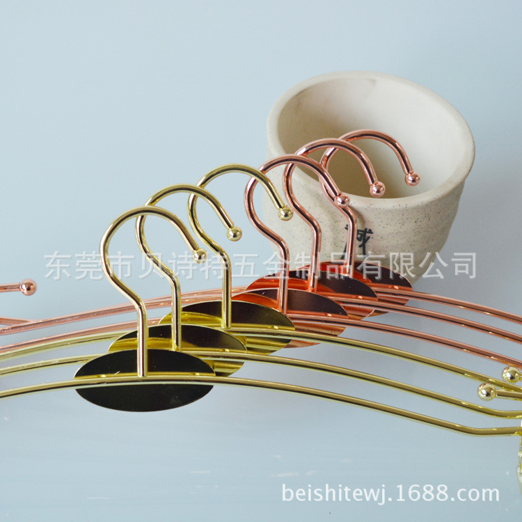 Women's underwear hanger wholesale underwear shop hanger metal underwear clip electroplated rose gold clothes support