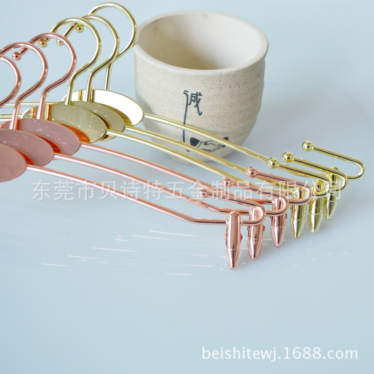Women's underwear hanger wholesale underwear shop hanger metal underwear clip electroplated rose gold clothes support