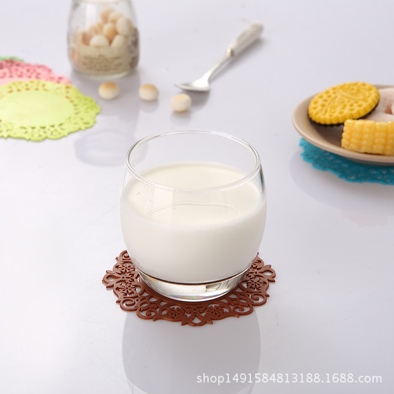 Gift creative hollow silicone flower-shaped non-slip waterproof heat insulation tea cup mat pot mat factory direct sales