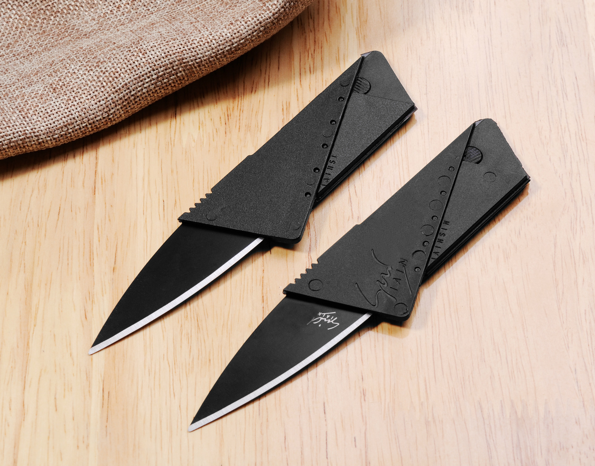 Outdoor foldable credit card folding knife multifunctional card knife folding card knife tool card Army knife card