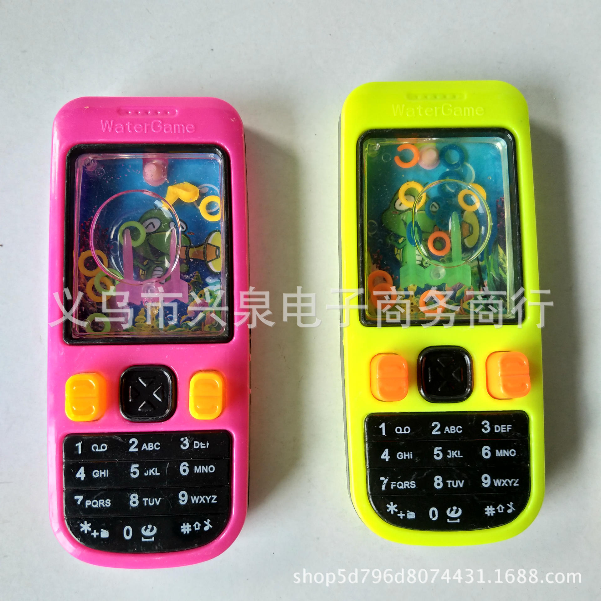 Симуляция мобильного телефона водяная машина, кольцевой образовательная игрушка, модель мобильного телефона игрушка, один юань, поставка с уличного киоска
