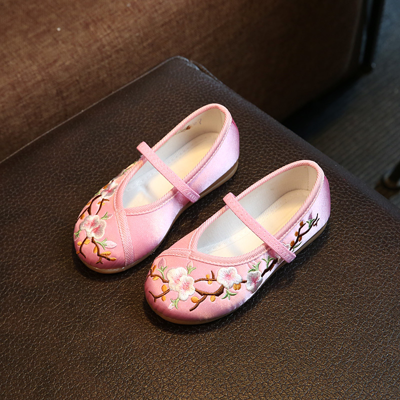 Hanfu Embroidered Girls' Old Beijing Cloth Shoes Ethnic Style Beef Sole Children's Shoes Guangxi March 3 Shoes Ancient Embroidered Shoes