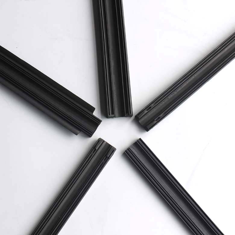 Automobile Bones Wiper Strip Coated Wiper Three-stage Wiper Strip Silicone Strip Boneless Wiper Strip