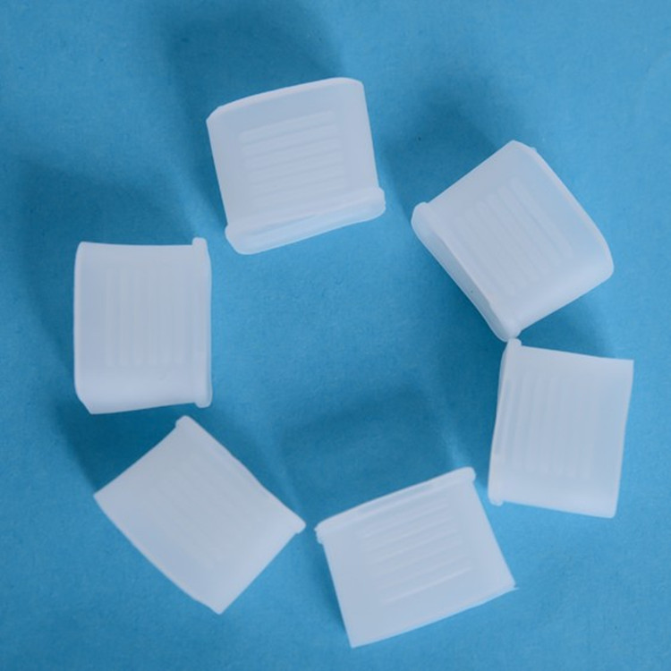 PE teacher applies basketball referee whistle outdoor competition dolphin whistle rubber sleeve professional training plastic tooth guard