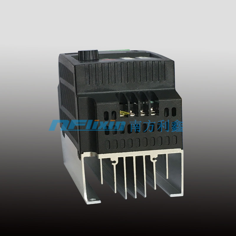 Southern Lixin inverter single-phase 220V 1.5kw vector motor frequency conversion speed controller for foreign trade