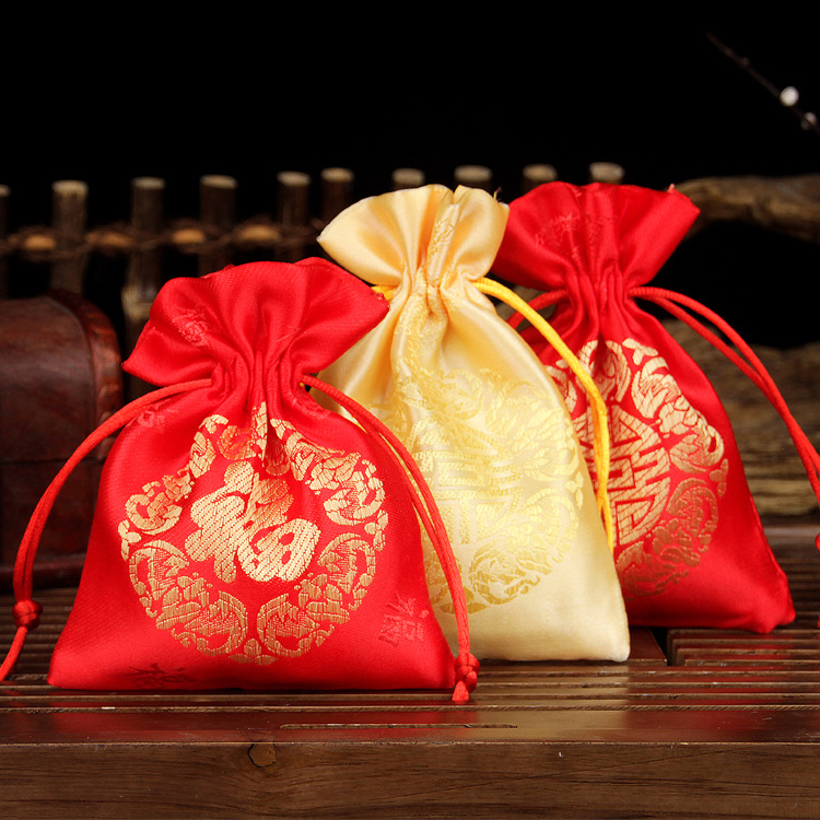Оптовая фабричная упаковка из brocade, маленький удачный мешок, красный тканевый мешок, антикварный подарочный удачный мешок с напечатанным логотипом