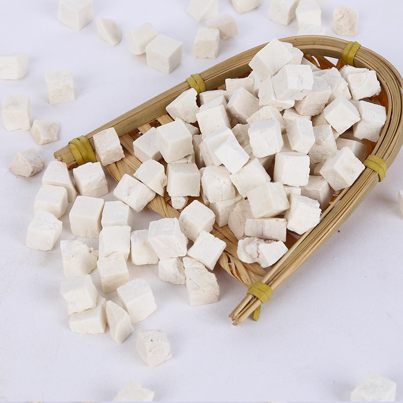 Source of Supply Yunnan White Poria, Low-Temperature Baked Poria, Diced Poria Cubes, Mill Grinding Raw Materials, Cooked Poria, New Goods